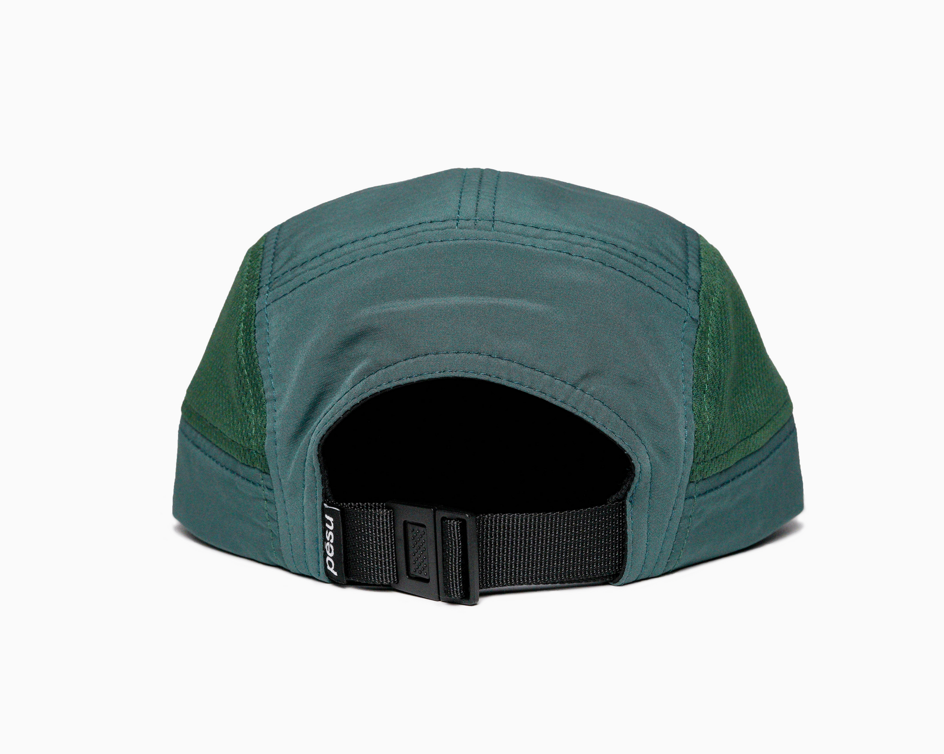 Pēsu teal green lightweight performance 8 panel cap with breathable mesh panels, quick-dry fabric, moisture-absorbing sweatband and minimalist design for sport and lifestyle. White pēsu box logo on frontpanel. Logo details on black back buckle. 